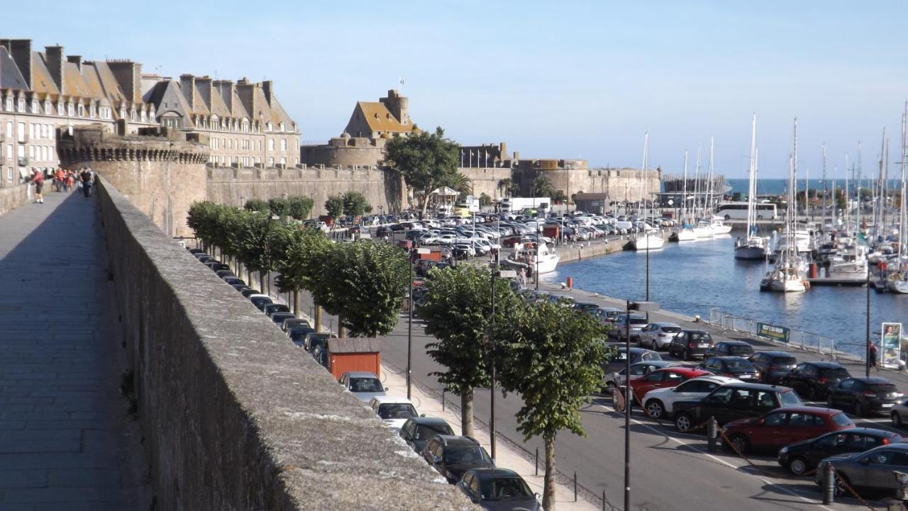 Appartement T2 ,Parking Prive,Terrasse, 10 Mns A Pieds De La Cite Corsaire Et Ses Plages Saint-Malo Exterior photo